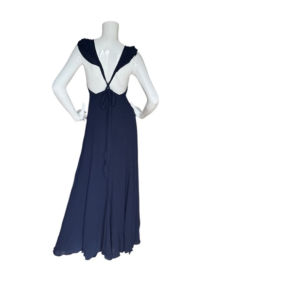REFORMATION maxi Dress in Navy size 4 with adjustable trap belt 100% viscose - Picture 2 of 11